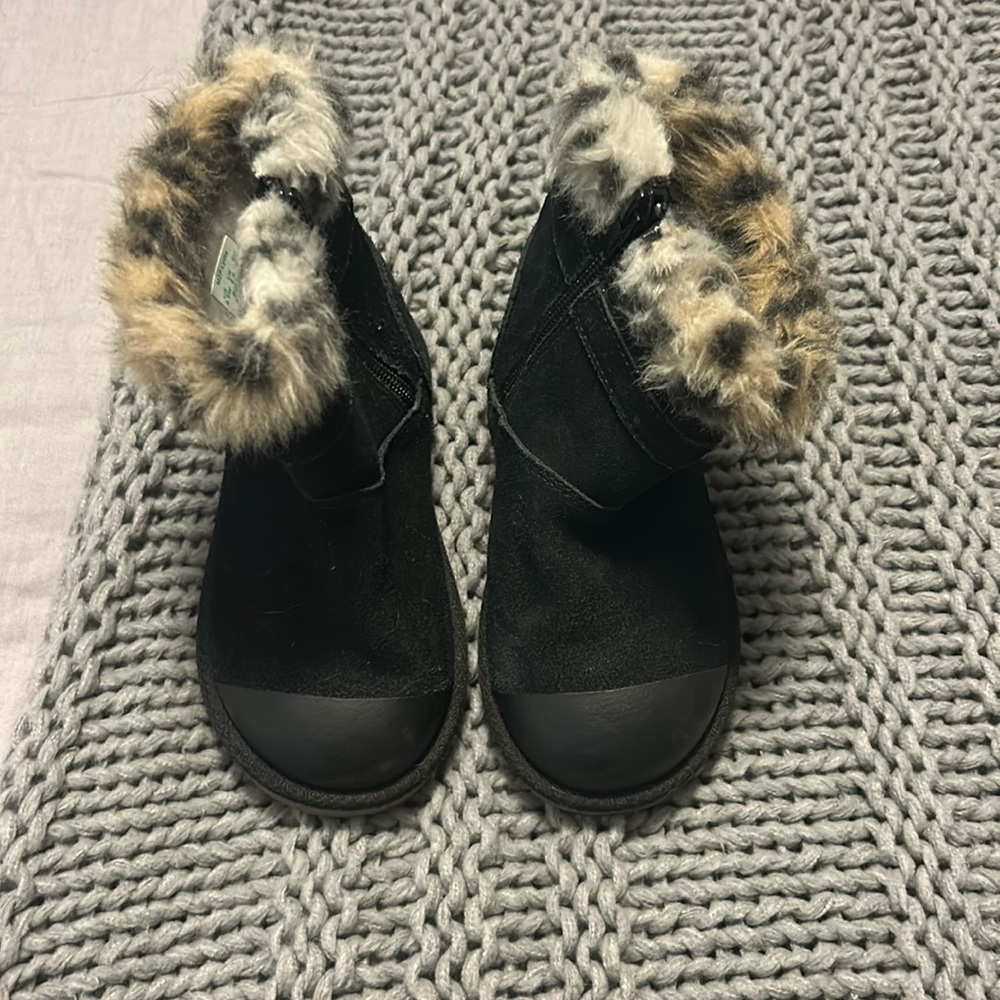 💛 2 for $5 * Made 2 Play Boots